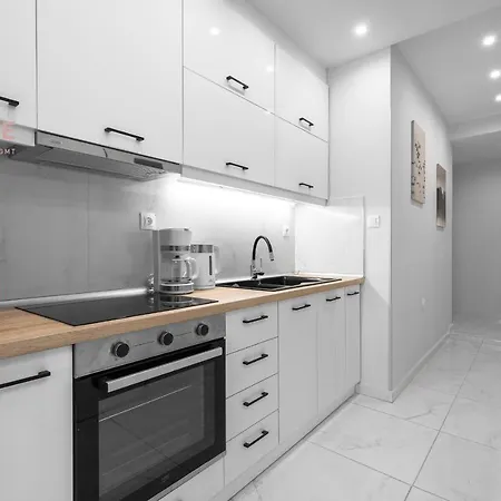 San Francisco, Nilie Hospitality Mgmt Apartment